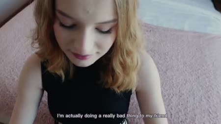 Паренек мастерски утешил грустную соседку