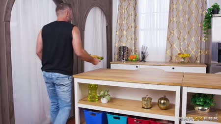 Неформальная проститутка кайфует от жесткого долбилова